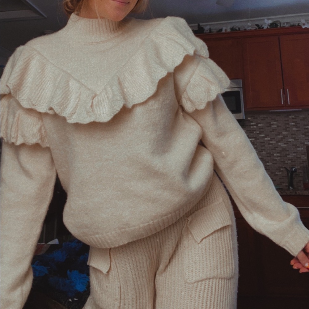 BB DAKOTA SWEATER